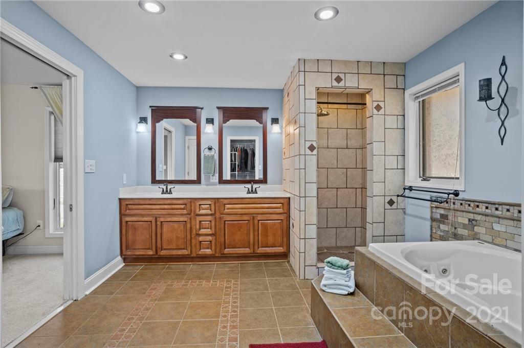 21801 Torrence Chapel Road Cornelius, NC 28031 - Photo 13 of 31 Gallery Image 13