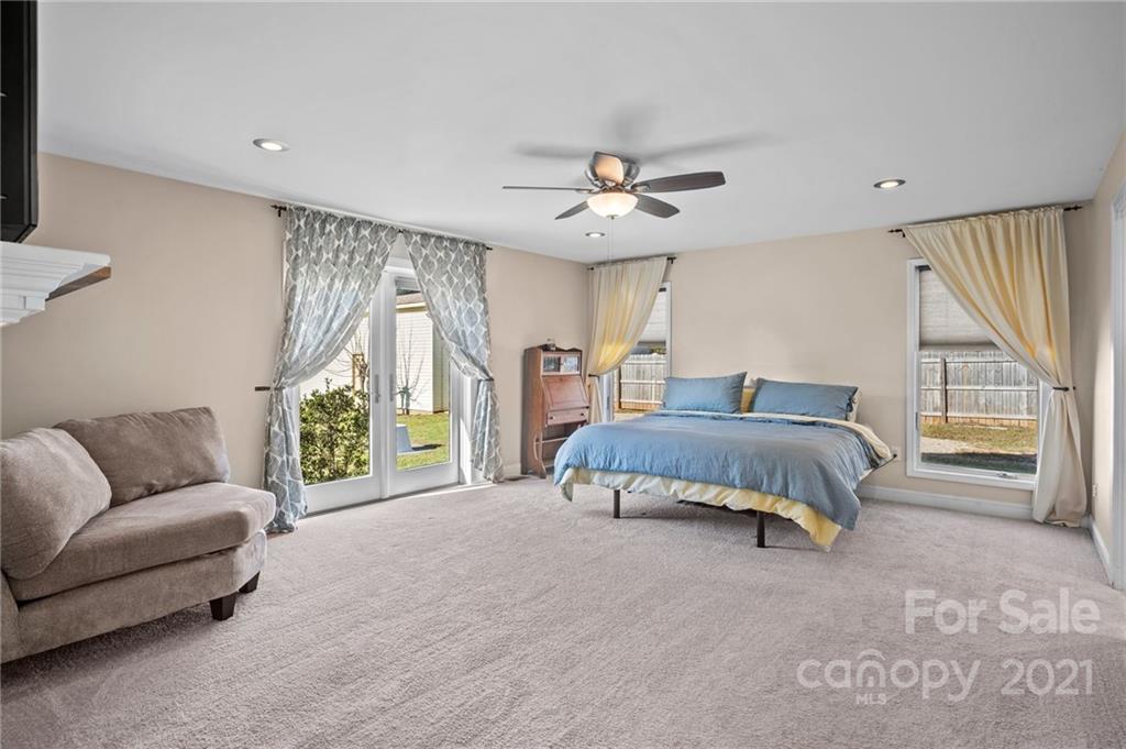 21801 Torrence Chapel Road Cornelius, NC 28031 - Photo 10 of 31 Gallery Image 10