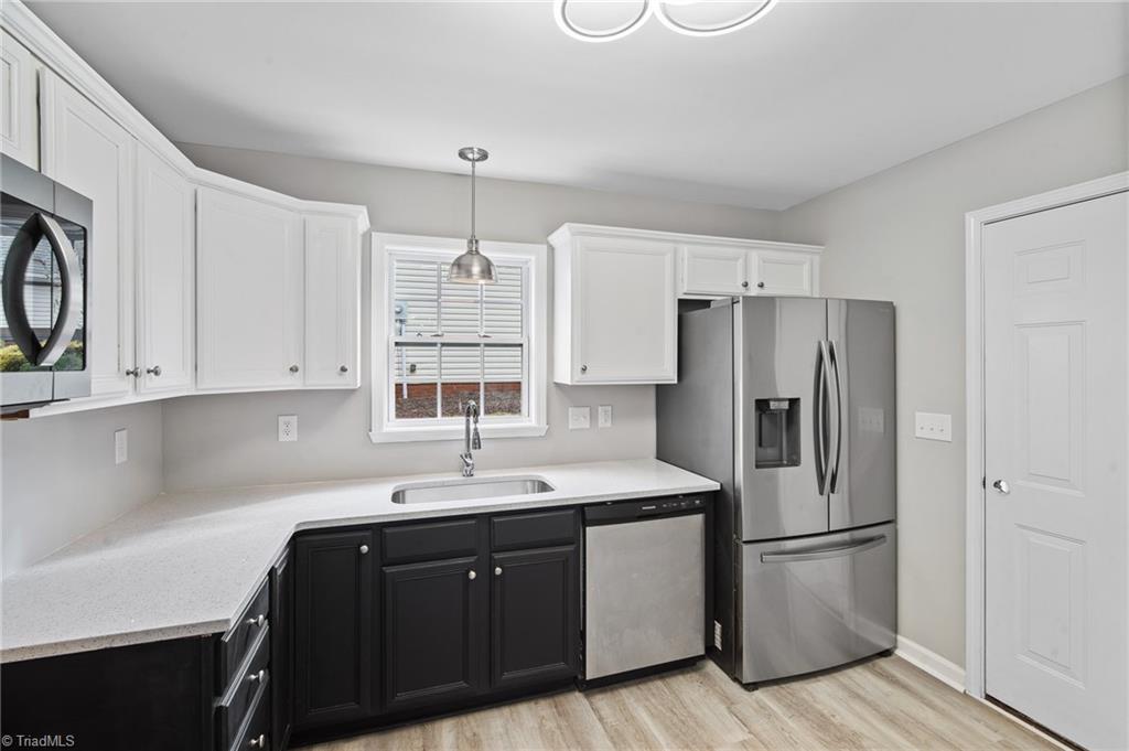 634 Ansley Way High Point, NC 27265 - Photo 3 of 23 Gallery Image 3