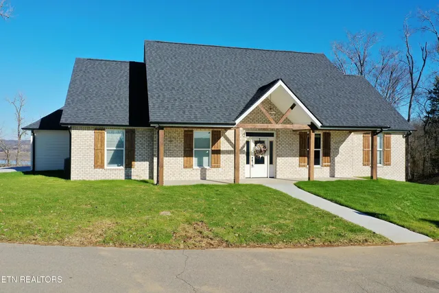 $699,000 | 2095 Ivy Way, Newport, TN 37821