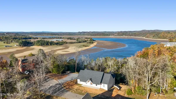 $679,000 | 2095 Ivy Way, Newport, TN 37821