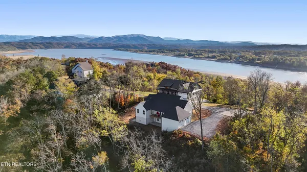 $679,000 | 2095 Ivy Way, Newport, TN 37821