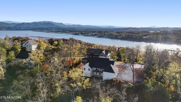 $679,000 | 2095 Ivy Way, Newport, TN 37821