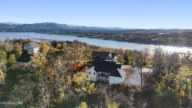 $699,000 | 2095 Ivy Way, Newport, TN 37821