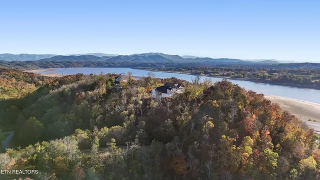 $699,000 | 2095 Ivy Way, Newport, TN 37821