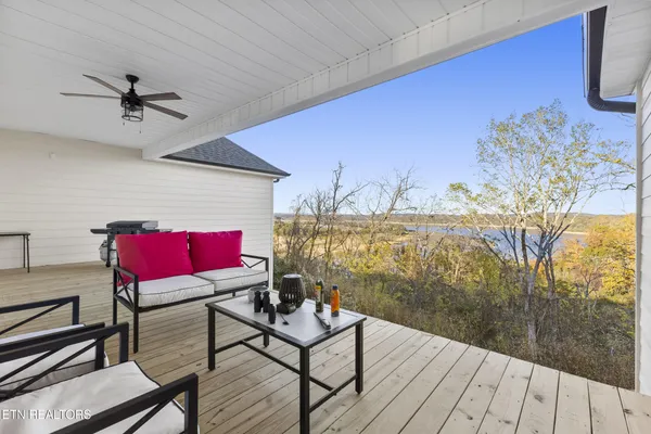 $679,000 | 2095 Ivy Way, Newport, TN 37821