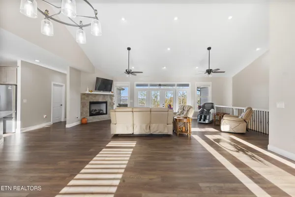 $679,000 | 2095 Ivy Way, Newport, TN 37821