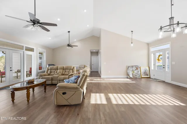 $699,000 | 2095 Ivy Way, Newport, TN 37821