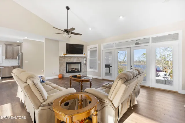 $699,000 | 2095 Ivy Way, Newport, TN 37821