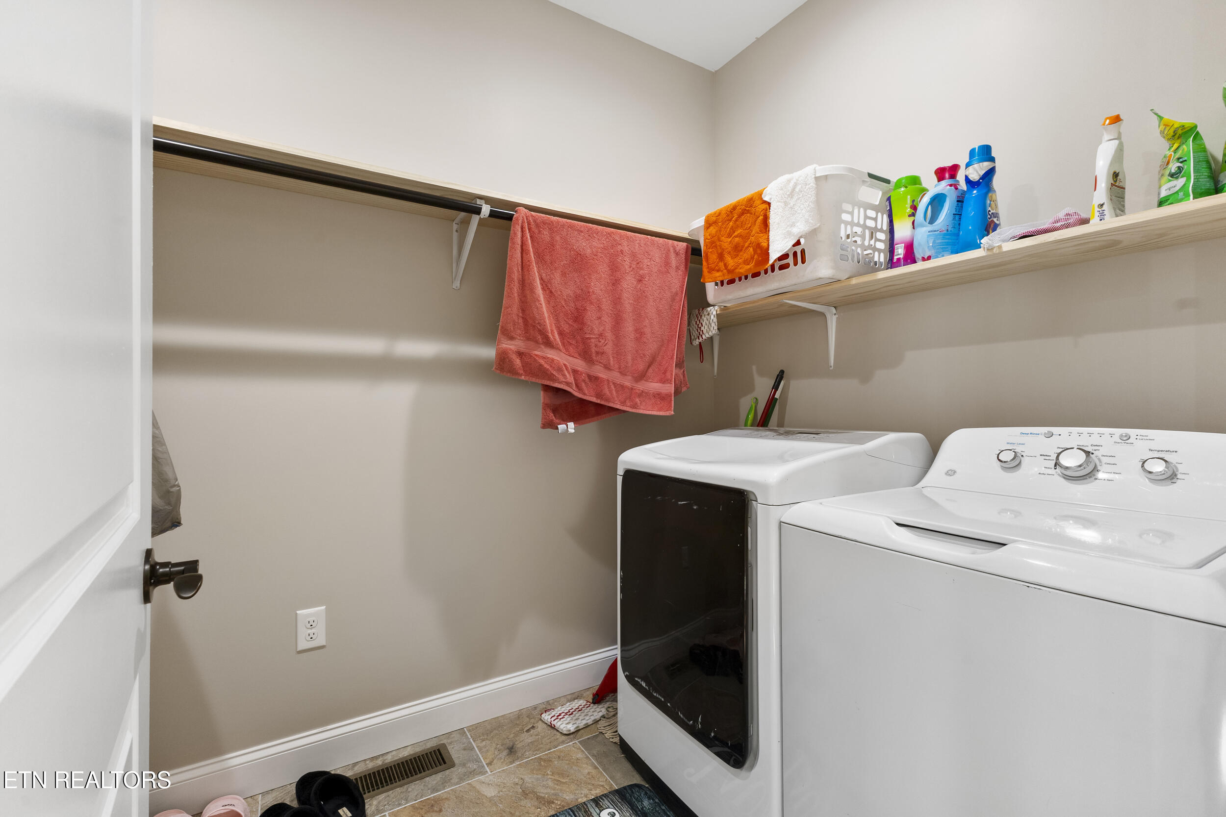 2095 Ivy Way Newport, TN 37821 - Photo 34 of 52 33_img_9176