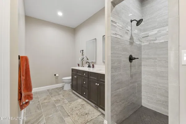 $679,000 | 2095 Ivy Way, Newport, TN 37821