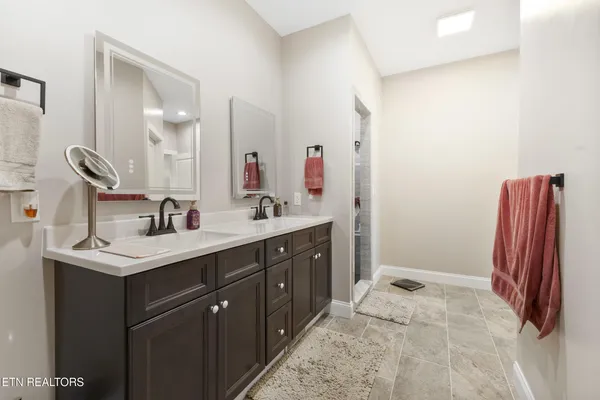 $679,000 | 2095 Ivy Way, Newport, TN 37821