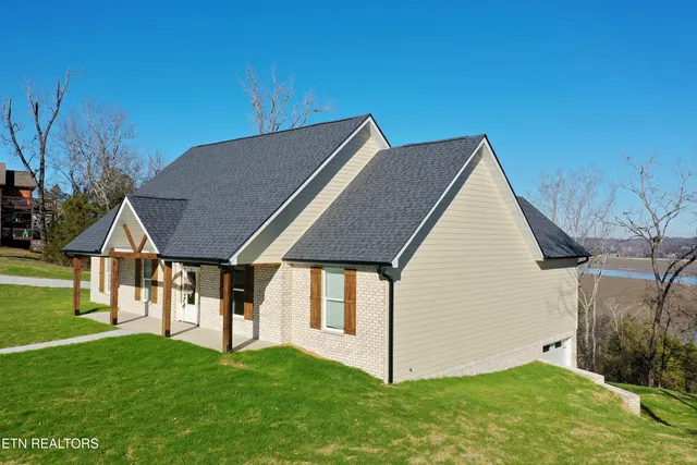 $699,000 | 2095 Ivy Way, Newport, TN 37821