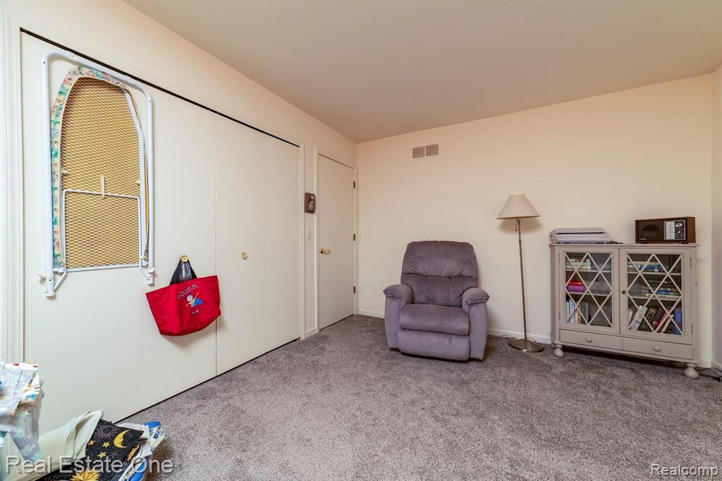 2126 London Bridge Drive Rochester Hills, MI 48307 - Photo 17 of 27