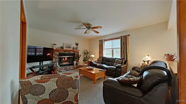 $549,900 | 15 Jonathan Court, Whitestown, NY 13492