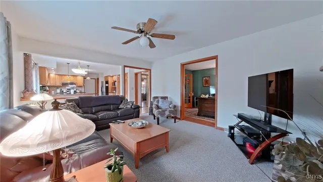 $549,900 | 15 Jonathan Court, Whitestown, NY 13492