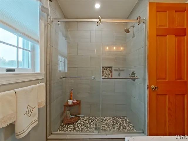 $549,900 | 15 Jonathan Court, Whitestown, NY 13492