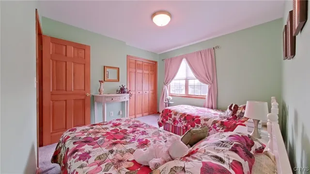 $549,900 | 15 Jonathan Court, Whitestown, NY 13492