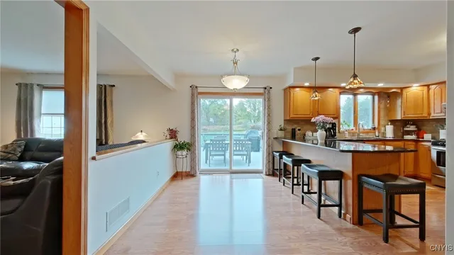 $549,900 | 15 Jonathan Court, Whitestown, NY 13492