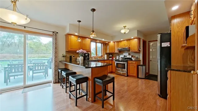 $549,900 | 15 Jonathan Court, Whitestown, NY 13492