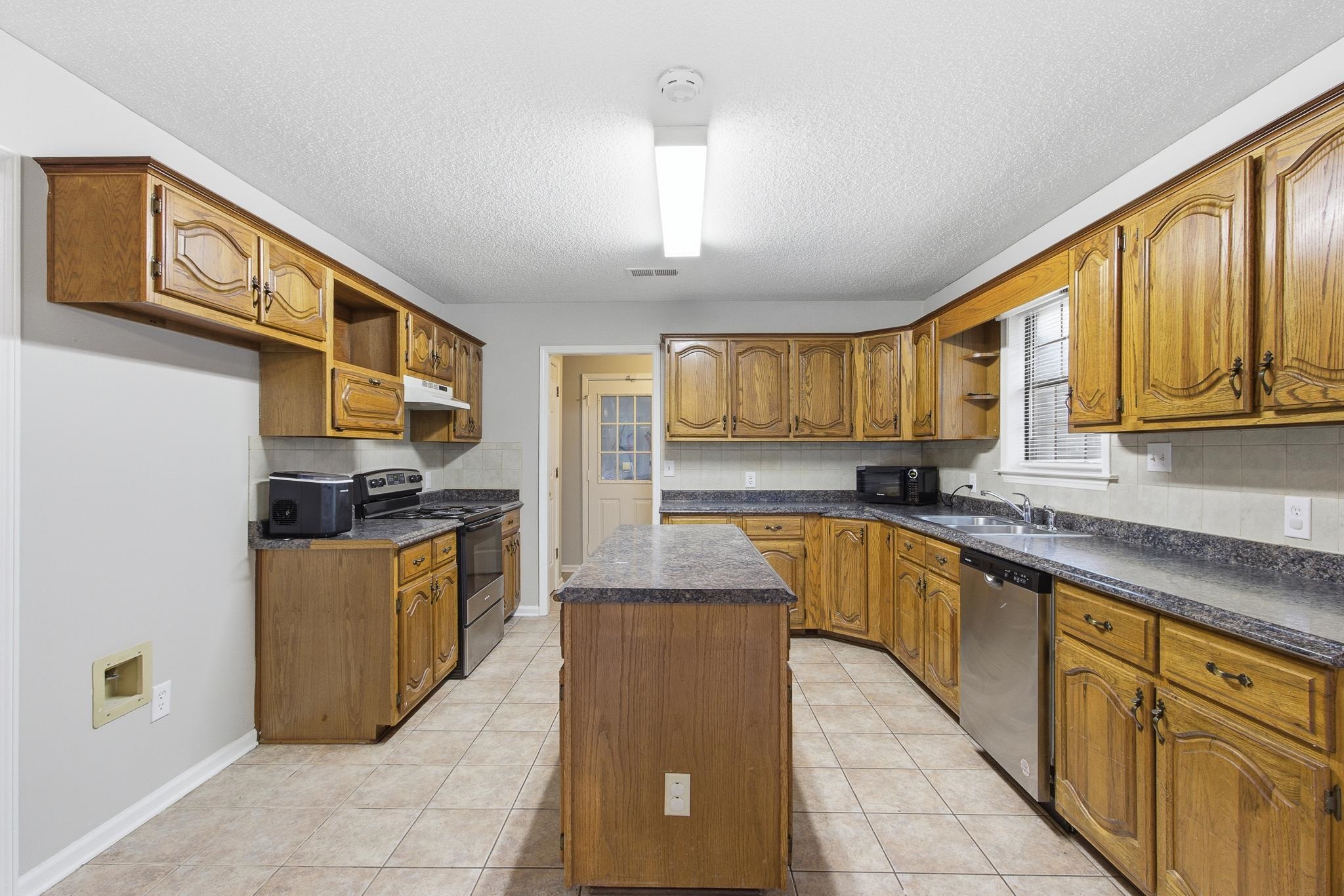 7281 Centralia Road Bartlett, TN 38002 - Photo 3 of 34 Gallery Image 3
