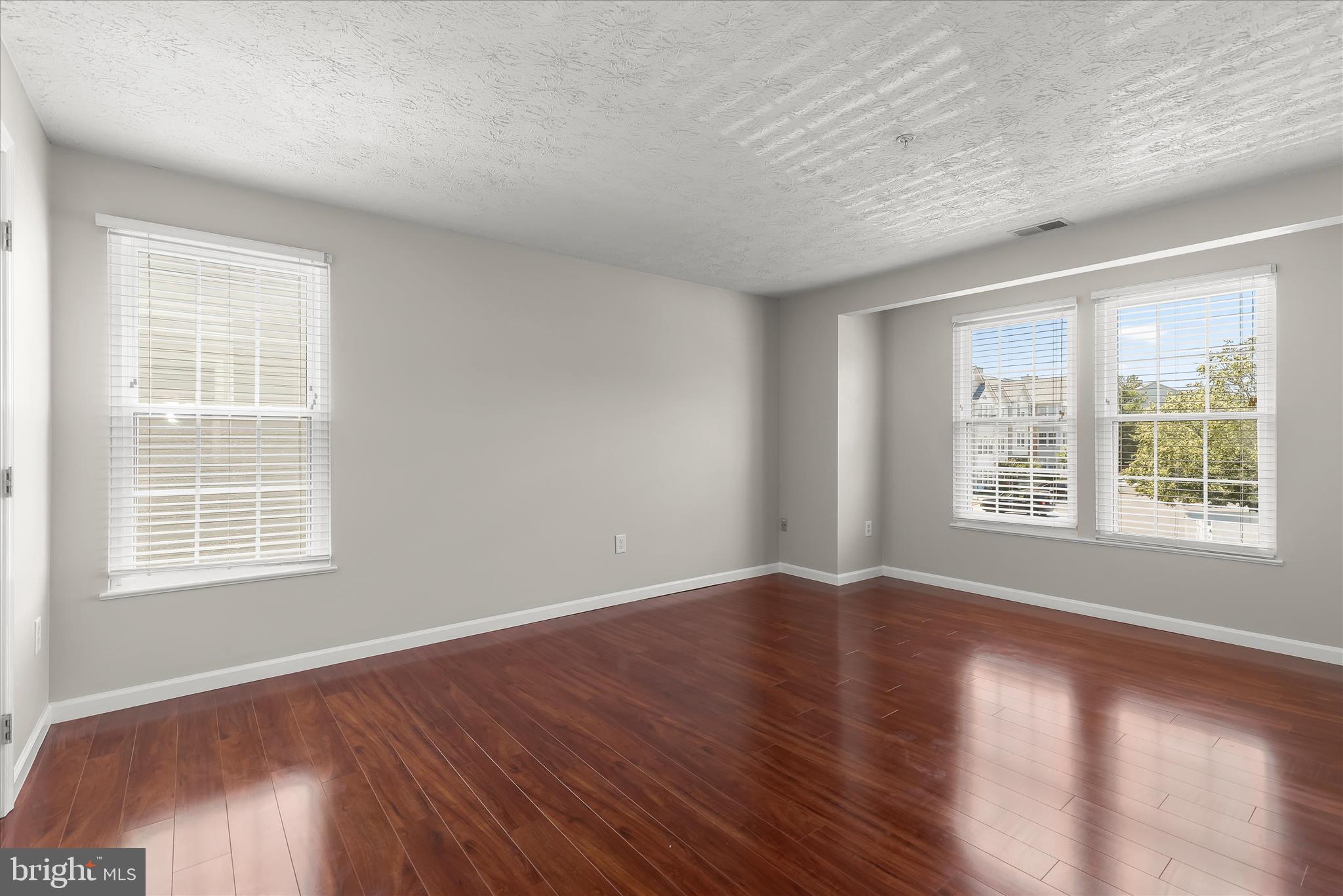 687 Winding Stream Way, Unit 204 Odenton, MD 21113 - Photo 18 of 36 Primary bedroom suite