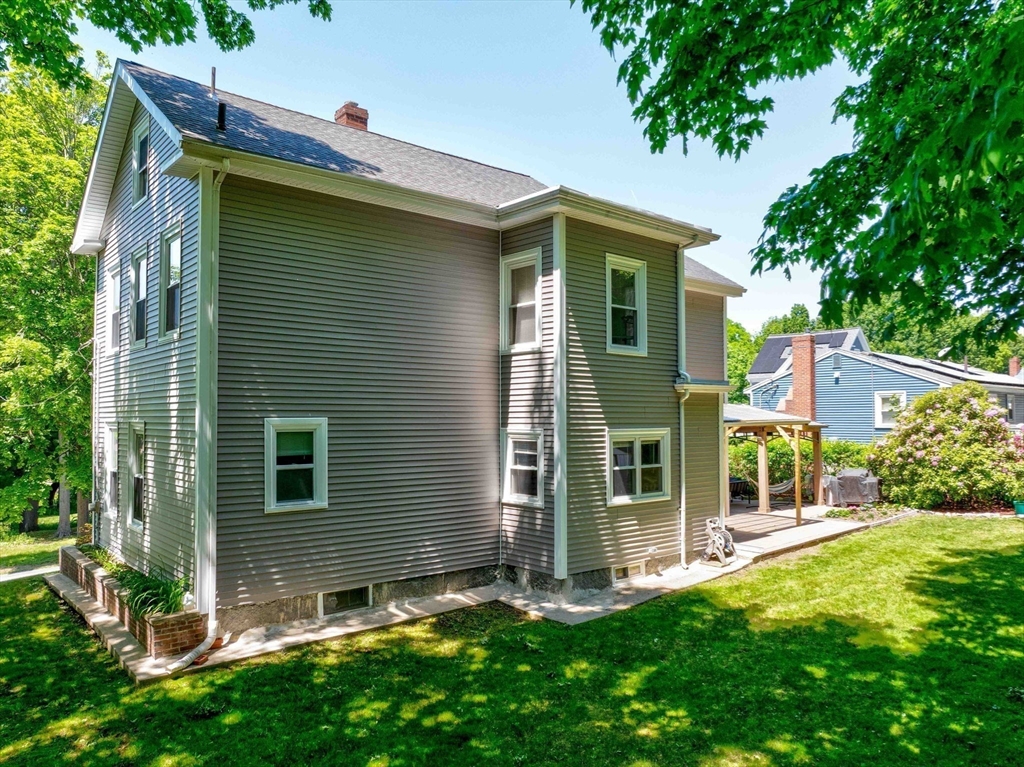 34 Spring Hill Road Boston, MA 02136 - Photo 7 of 37