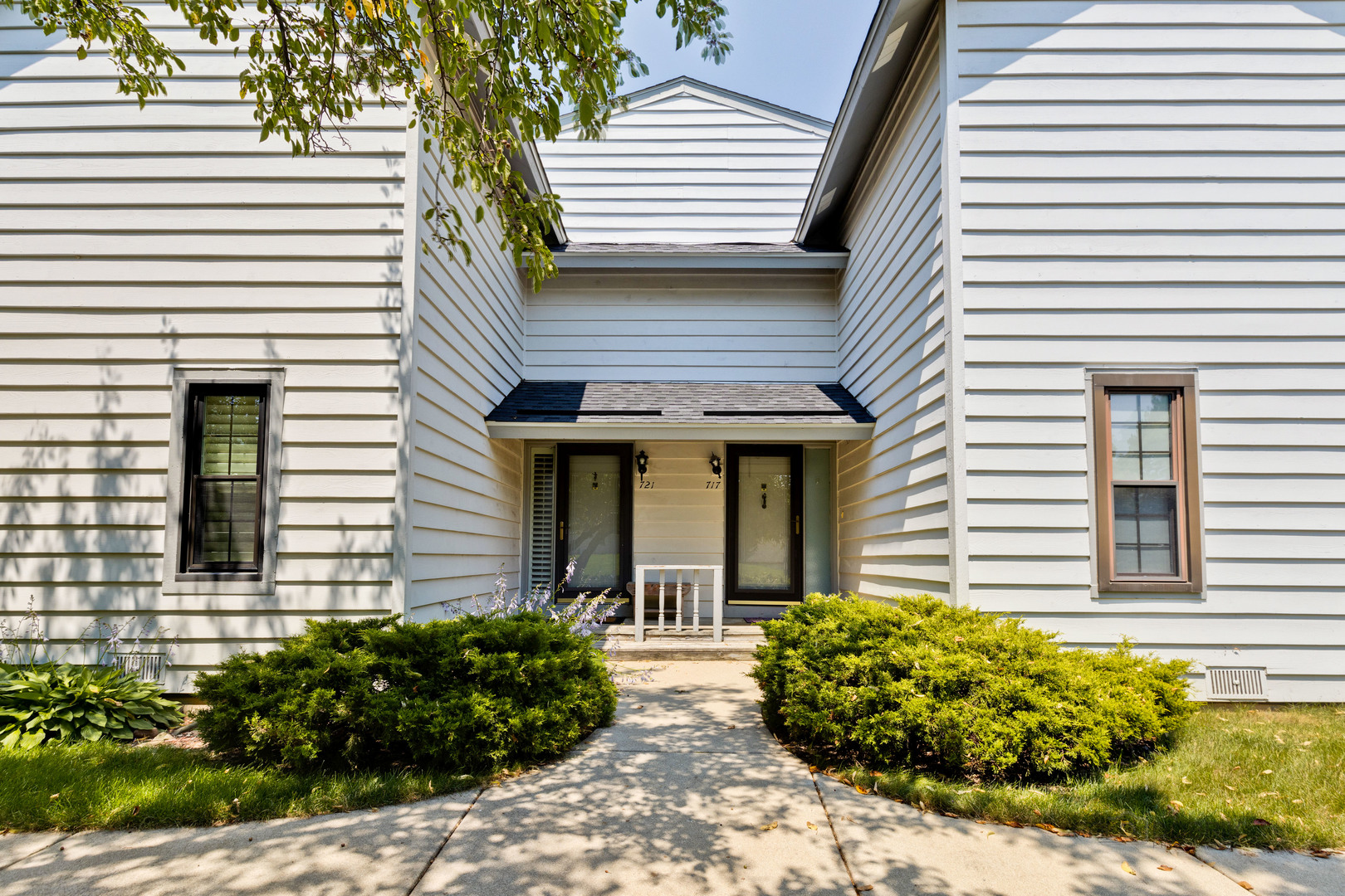 717 Wakefield Road Gurnee, IL 60031 - Photo 1 of 27