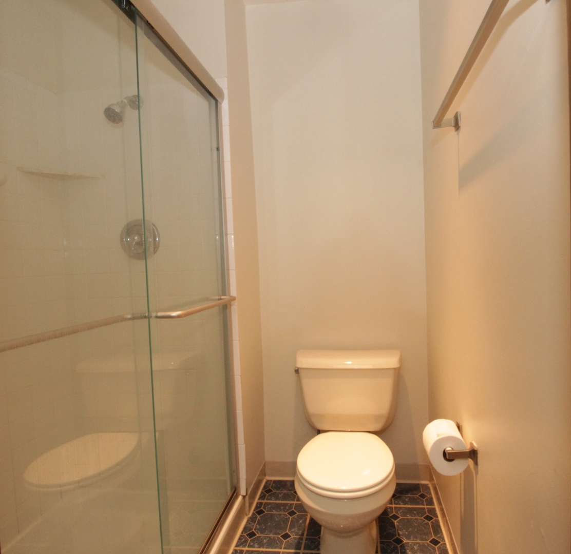 717 Wakefield Road Gurnee, IL 60031 - Photo 21 of 27
