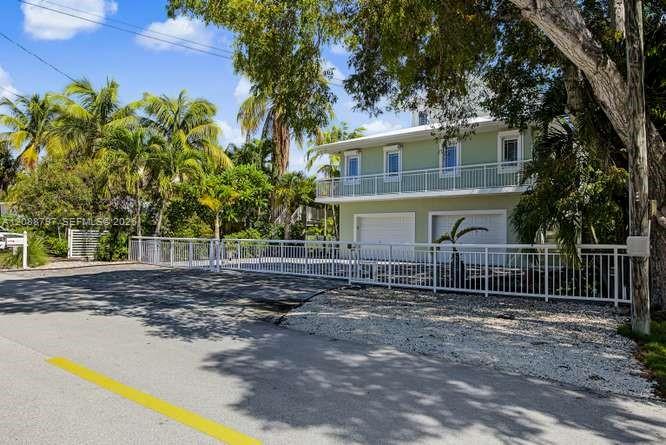 1217 Mockingbird Road Key Largo, FL 33037 - Photo 3 of 34 Gallery Image 3