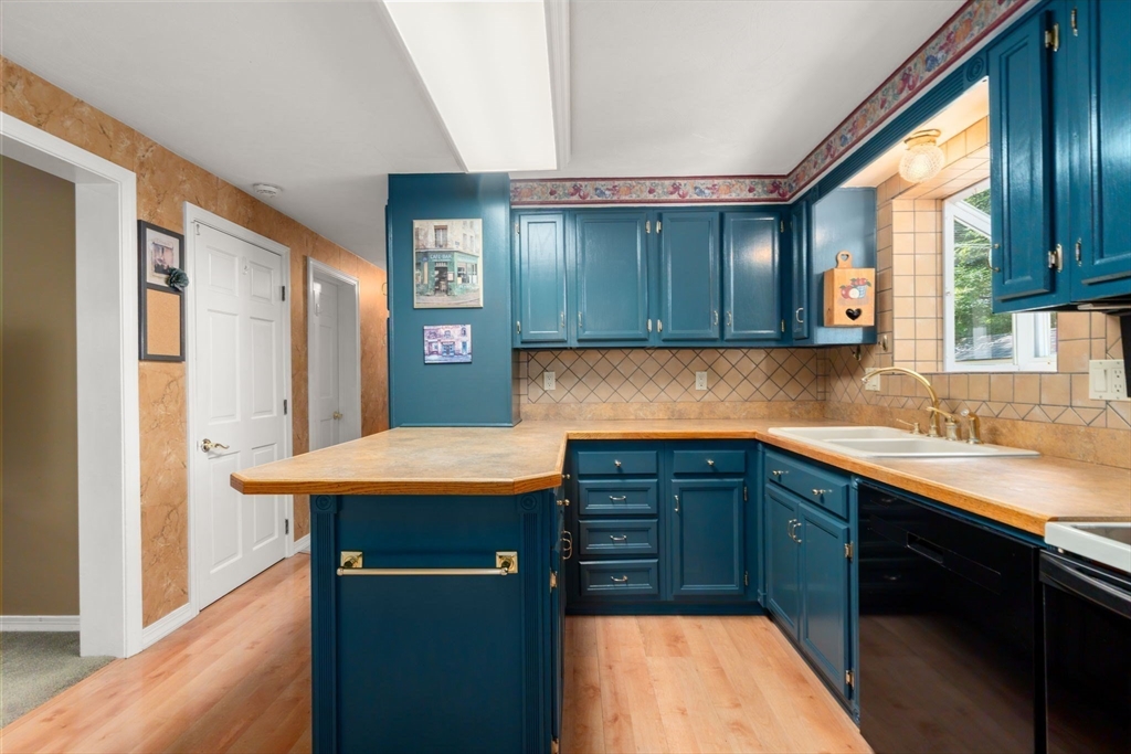 39 Whiting Road Oxford, MA 01540 - Photo 7 of 39