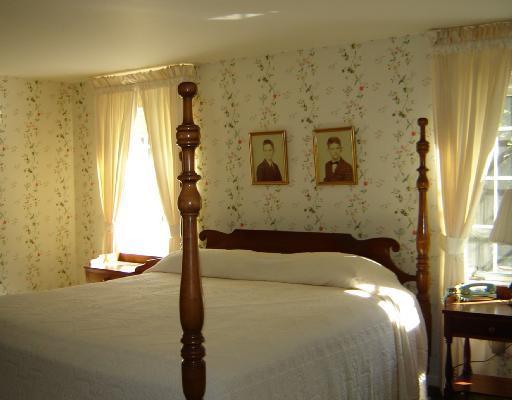 380 Fox Chapel Road Fox Chapel, PA 15238 - Photo 6 of 7 Master Bedroom. Charming master bedroom, two windows, hardwood floors