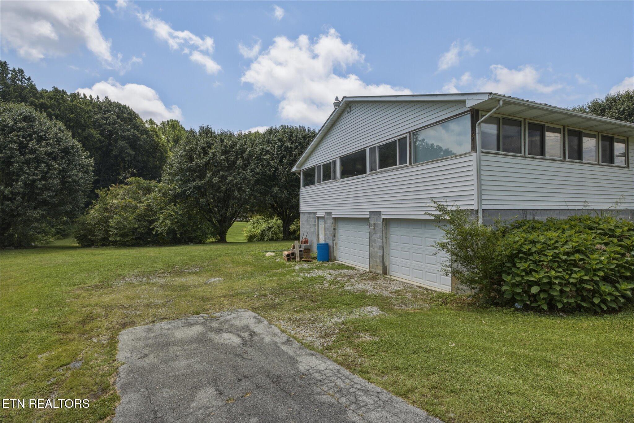 193 Loyston Road Maynardville, TN 37807 - Photo 3 of 46 03-IMG_0137