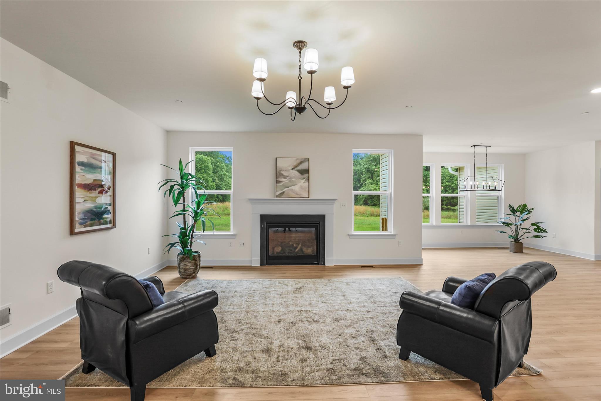 3913 St Pauls Road Manchester, MD 21102 - Photo 13 of 35 SPACIOUS GREAT ROOM