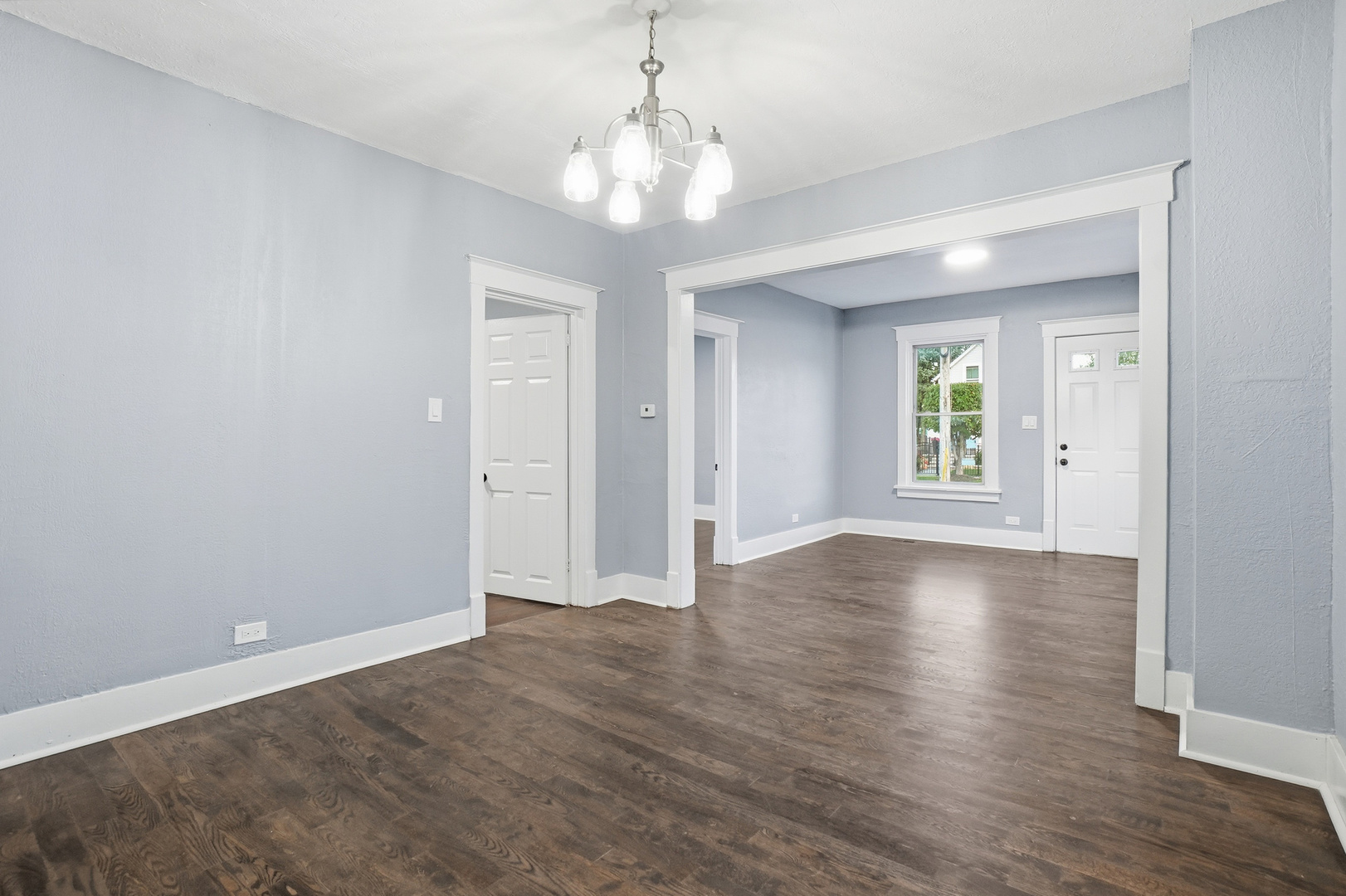 446 South Jackson Street Waukegan, IL 60085 - Photo 5 of 20 a view of livingroom with window