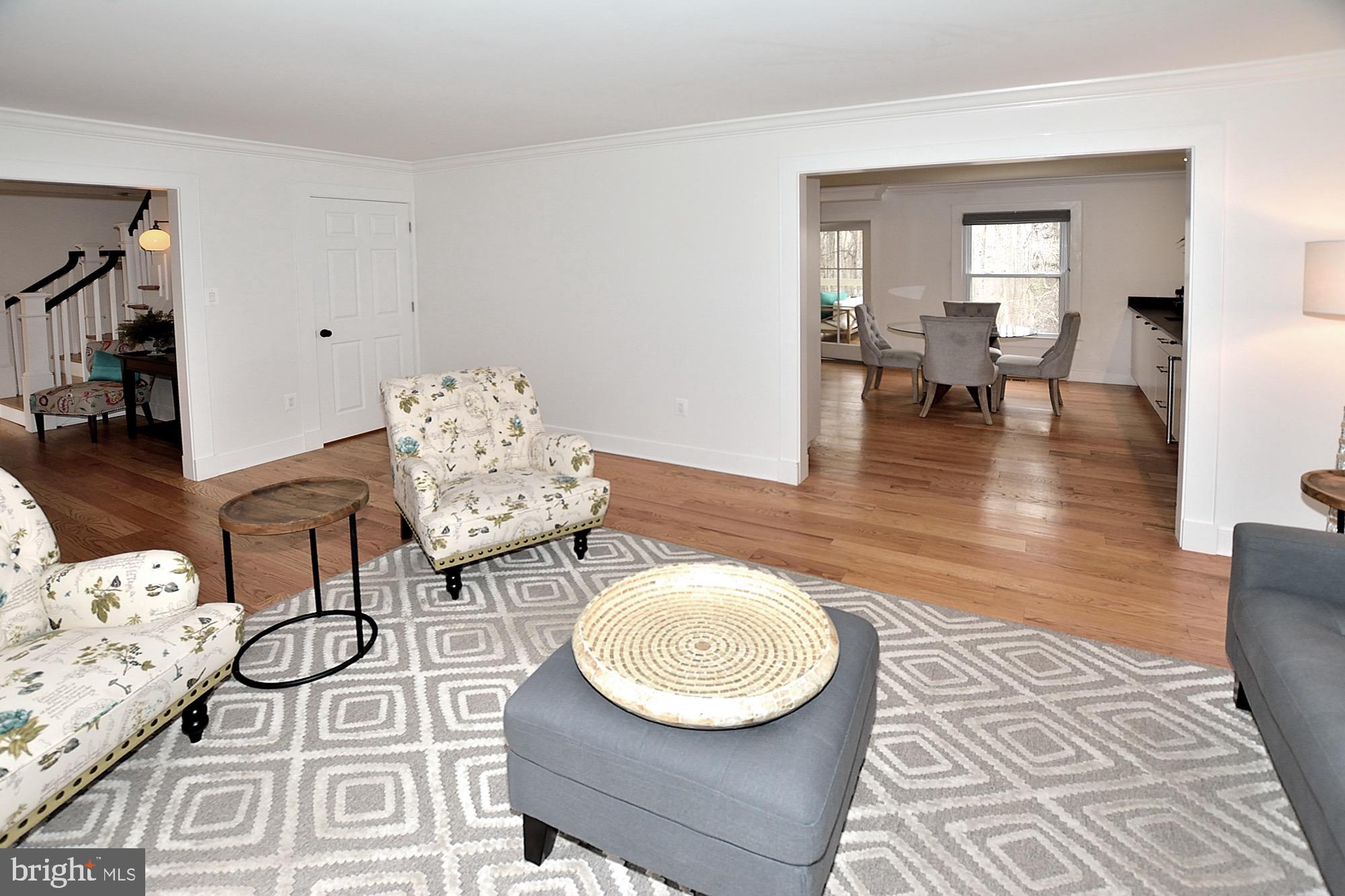 2000 Adams Hill Road Vienna, VA 22182 - Photo 25 of 45 Living Room