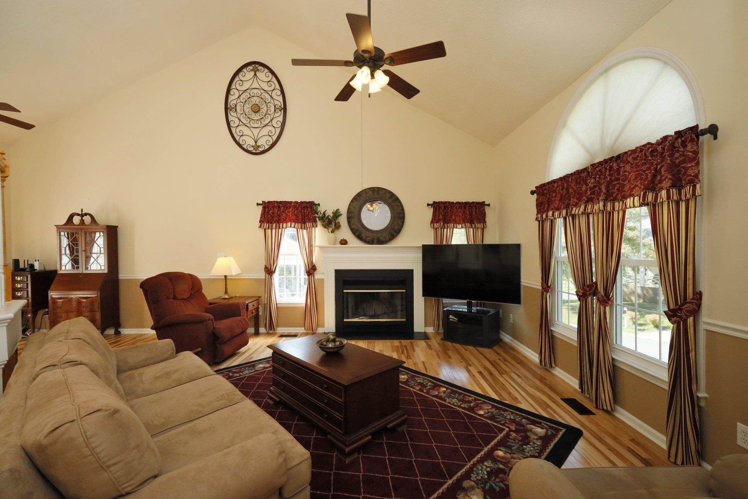 12204 Jarden Court Raleigh, NC 27613 - Photo 4 of 34 Living Room