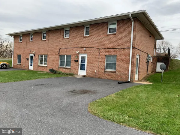 $950 | 11 Edward Drive, Unit A, Greencastle, PA 17225