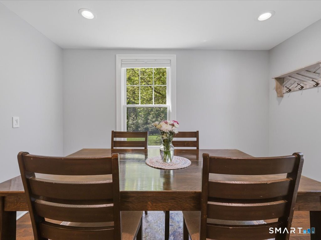 131 Oronoque Road Milford, CT 06461 - Photo 10 of 40