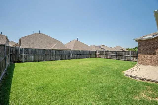 $325,000 | 1620 Meadow Trail Lane, Aubrey, TX 76227
