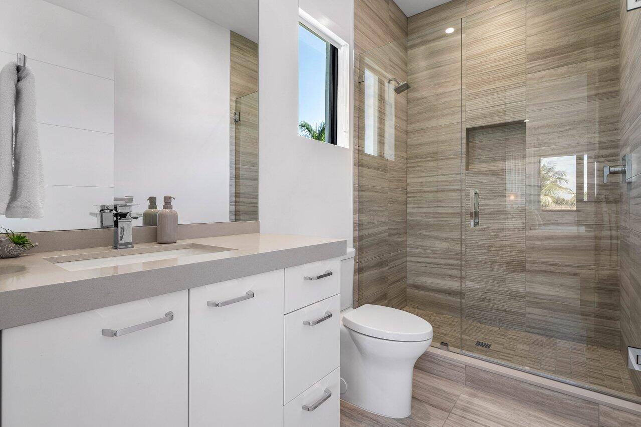 725 Northeast 71st Street Boca Raton, FL 33487 - Photo 46 of 66 Third guest bedroom bath