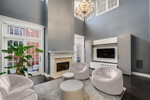 $2,995,000 | 1938 North Hudson Avenue, Chicago, IL 60614