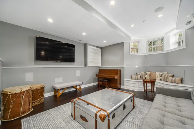 $2,995,000 | 1938 North Hudson Avenue, Chicago, IL 60614