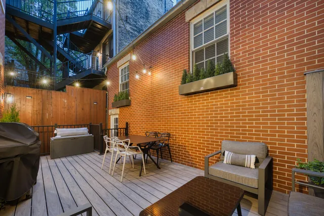 $2,995,000 | 1938 North Hudson Avenue, Chicago, IL 60614