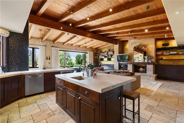 $5,495,000 | 27409 Pacific Coast Highway, Malibu, CA 90265