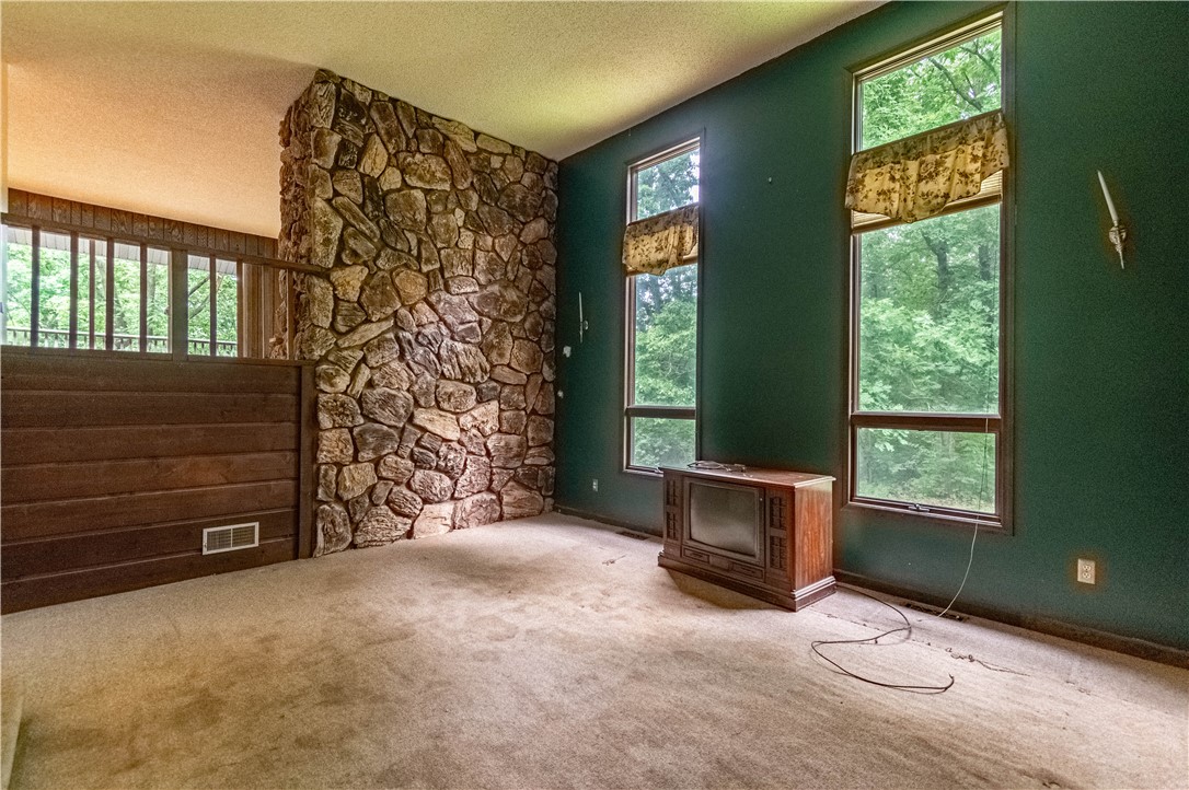 1956 Highlawn Road Decatur, IL 62521 - Photo 4 of 33