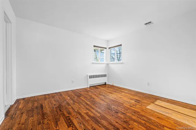 $749,000 | 28 Ellen Place, Kings Park, NY 11754