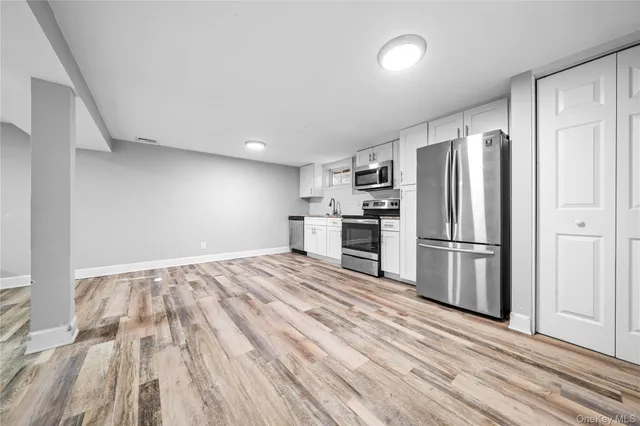 $749,000 | 28 Ellen Place, Kings Park, NY 11754