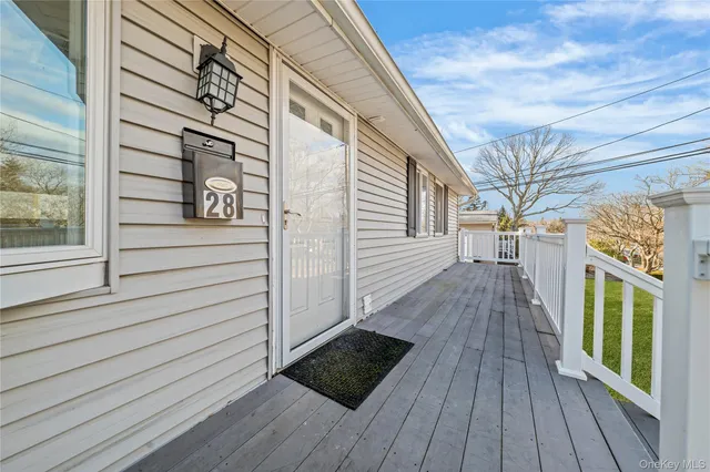 $749,000 | 28 Ellen Place, Kings Park, NY 11754