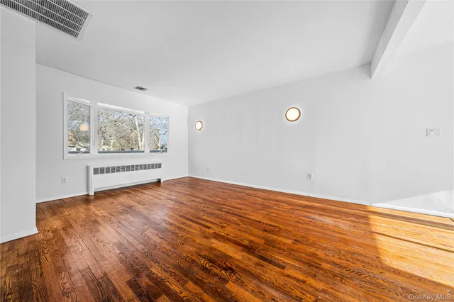 $749,000 | 28 Ellen Place, Kings Park, NY 11754